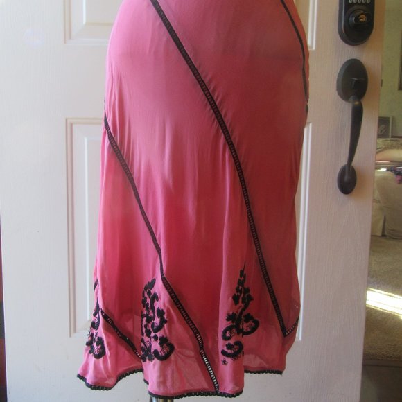 Persaman New York Dresses & Skirts - Vintage 80s-90s NWOT Persaman Midi Coral Pink and Black Chiffon Lined Skirt Sz 8